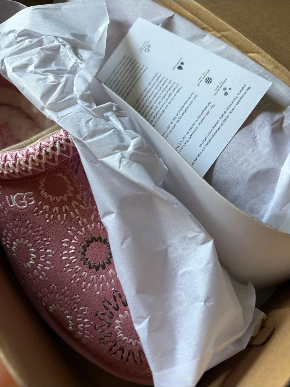 NWT! NEW IN BOX! UGG Kids’ Tazz Sun Stitch Slipper 6 M Horizon Pink